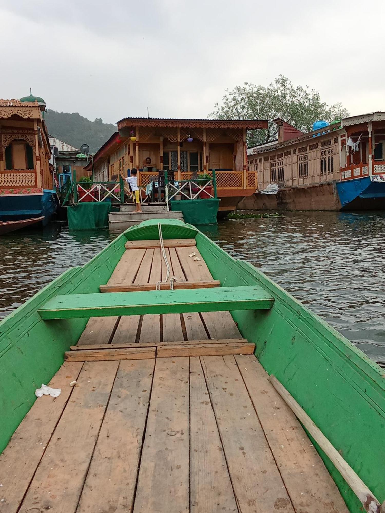 The Quebec Houseboats Srīnagar Exterior foto